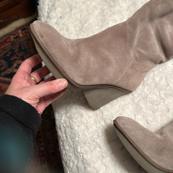 B.Makowsky talk suede boots - Picture 6 of 7